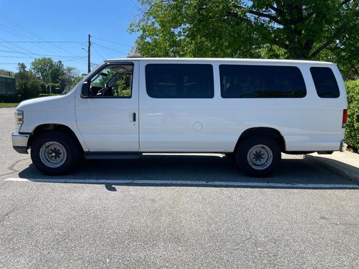 White 2011 Ford E350 Super Duty XLT