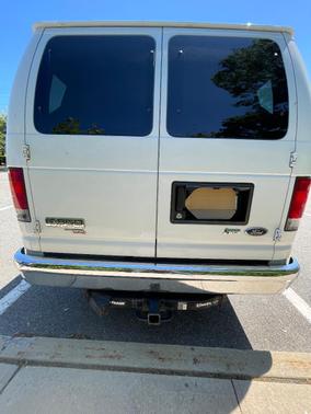 White 2011 Ford E350 Super Duty XLT