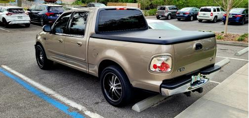 2001 Ford F-150 XLT SuperCrew