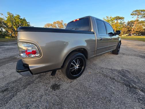 2001 Ford F-150 XLT SuperCrew