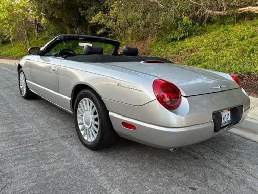 2004 Ford Thunderbird Deluxe