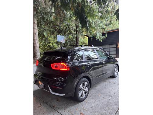 2017 Kia Niro LX