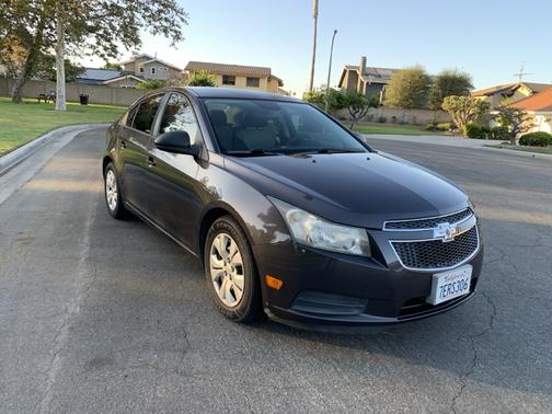 Brown 2014 Chevrolet Cruze LS