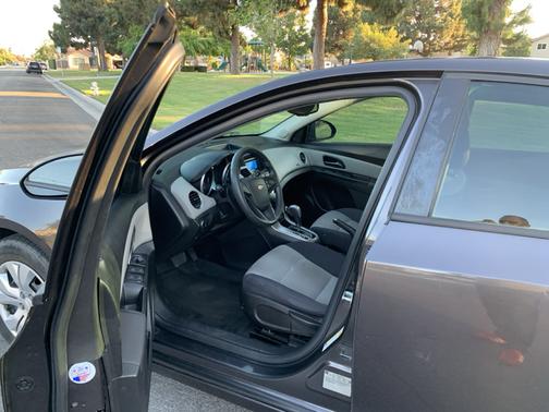 Brown 2014 Chevrolet Cruze LS
