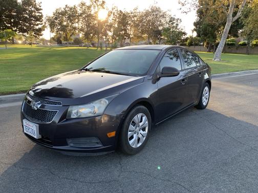 Brown 2014 Chevrolet Cruze LS