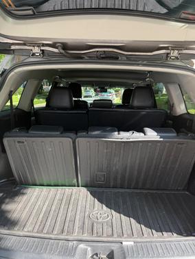 Gray 2017 Toyota Highlander XLE