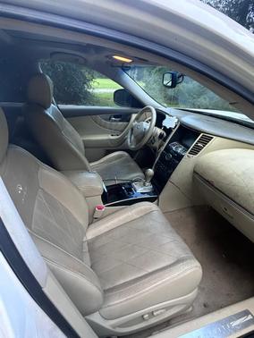 White 2009 INFINITI FX35 Base