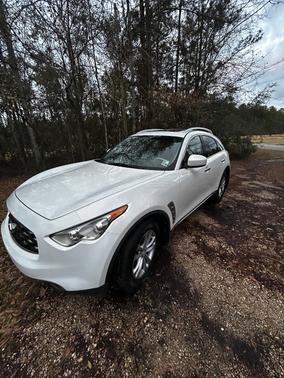 White 2009 INFINITI FX35 Base
