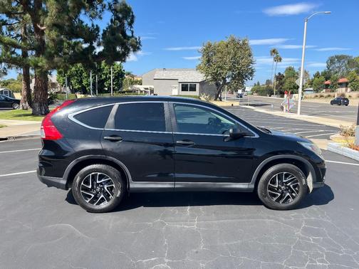 Black 2016 Honda CR-V SE