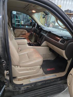 Black 2011 GMC Yukon Denali