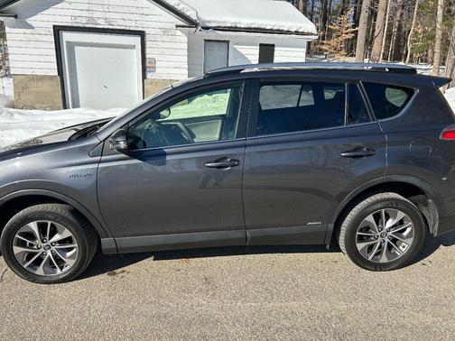 2018 Toyota RAV4 Hybrid LE