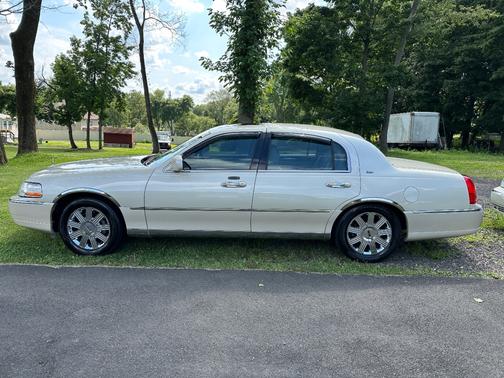 2003 Lincoln Town Car Cartier