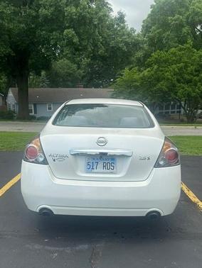 White 2011 Nissan Altima 2.5 S