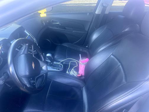 Silver 2011 Chevrolet Cruze LT