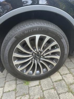 2023 Lincoln Aviator Standard AWD