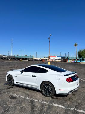 White 2016 Ford Mustang GT Premium