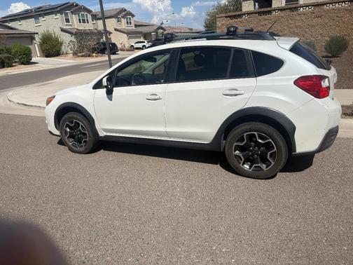 White 2014 Subaru XV Crosstrek 2.0i Premium