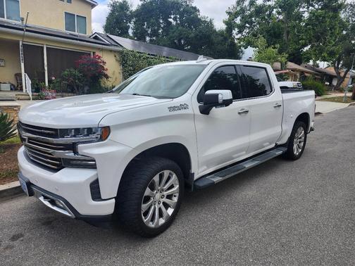 White 2019 Chevrolet Silverado 1500 High Country