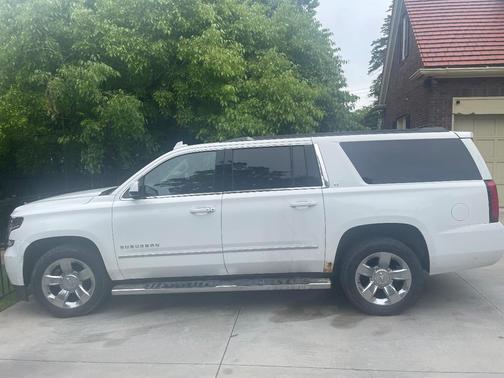 White 2016 Chevrolet Suburban LT