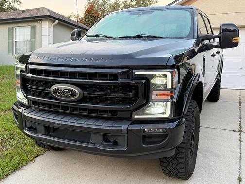 Black 2022 Ford F-250 Lariat