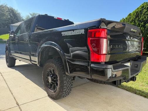 Black 2022 Ford F-250 Lariat