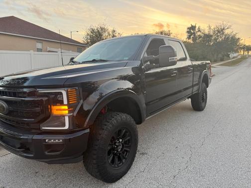 Black 2022 Ford F-250 Lariat