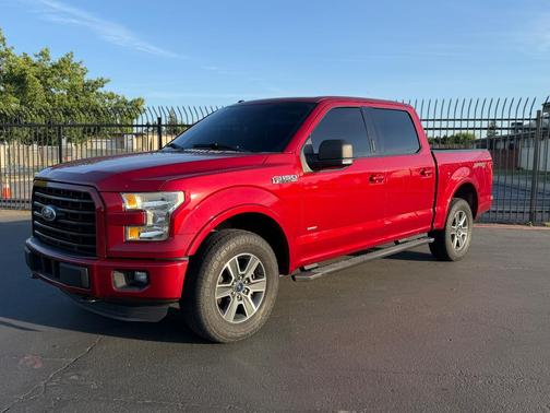 Red 2016 Ford F-150 XLT