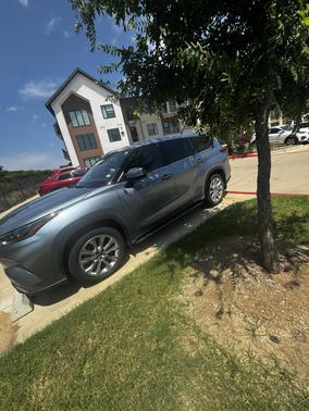 Blue 2022 Toyota Highlander Limited