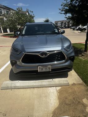Blue 2022 Toyota Highlander Limited