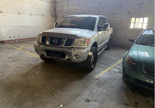 2005 Nissan Titan LE Crew Cab