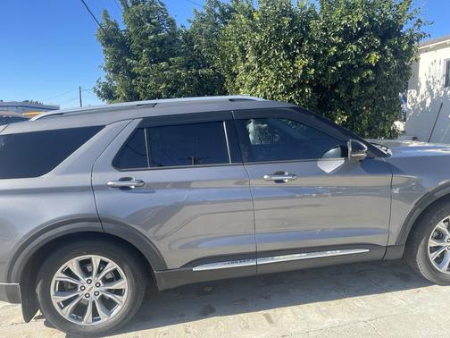 Black 2021 Ford Explorer Limited