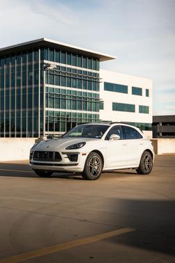 2020 Porsche Macan Turbo