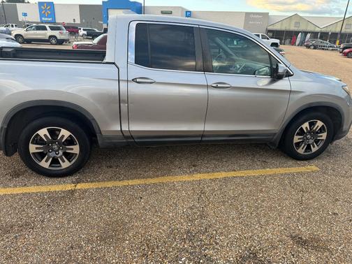 Gray 2017 Honda Ridgeline RTL