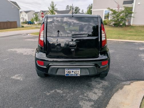 Black 2013 Kia Soul +