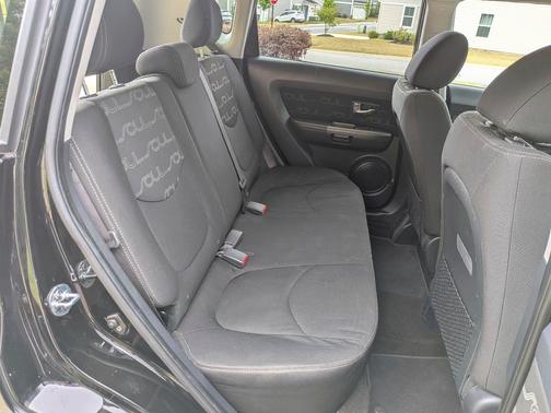 Black 2013 Kia Soul +