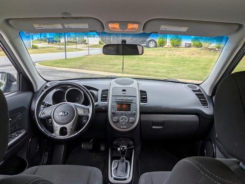 Black 2013 Kia Soul +