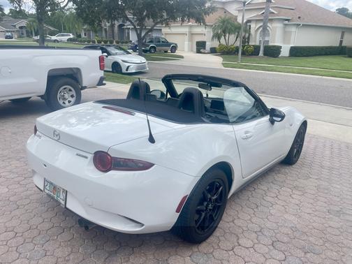 2020 Mazda MX-5 Miata Sport
