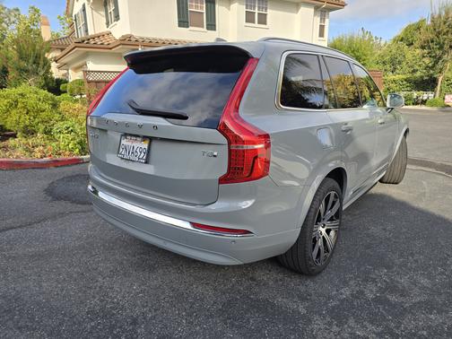 2025 Volvo XC90 Plug-In Hybrid T8 AWD Core 7-Seater