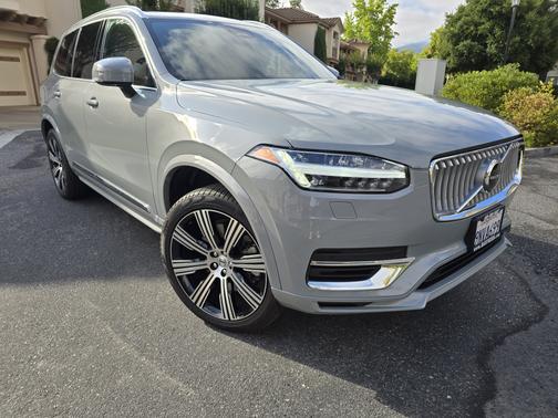 2025 Volvo XC90 Plug-In Hybrid T8 AWD Core 7-Seater
