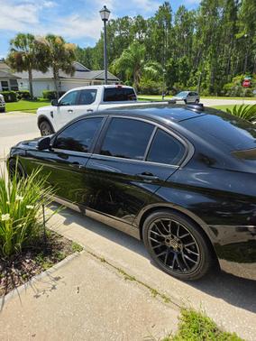 Black 2014 BMW 320 i