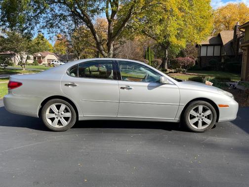 Silver 2005 Lexus ES 330 Base
