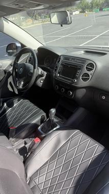 White 2012 Volkswagen Tiguan SE