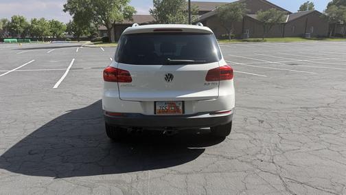 White 2012 Volkswagen Tiguan SE