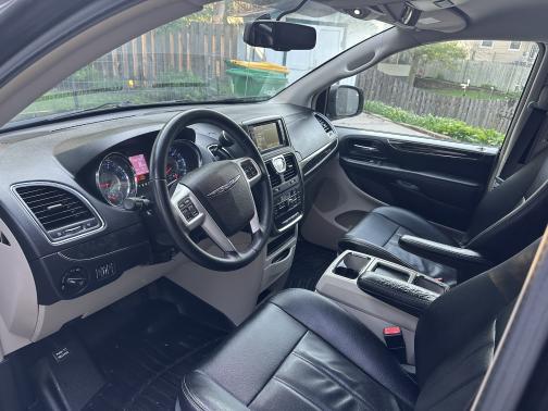 2015 Chrysler Town & Country Touring
