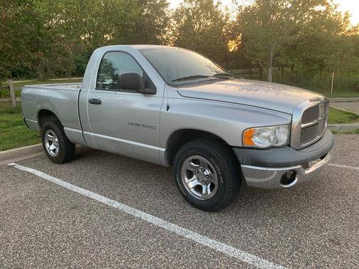 Silver 2003 Dodge Ram 1500 ST