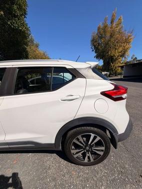 White 2019 Nissan Kicks SR
