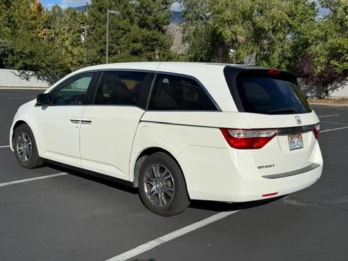 White 2011 Honda Odyssey EX-L