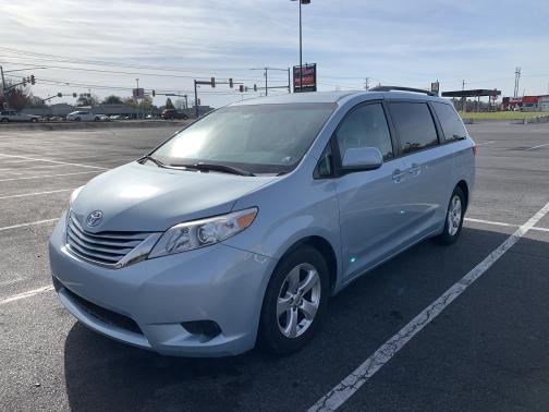 2016 Toyota Sienna LE