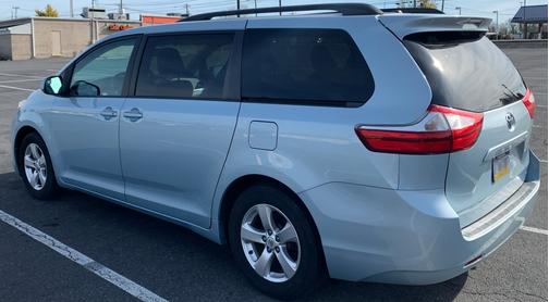 2016 Toyota Sienna LE