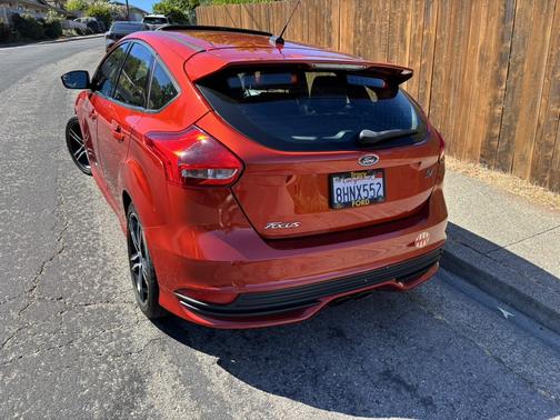 2018 Ford Focus ST Base